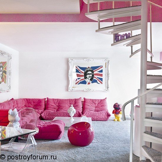 Фотография:  в стиле , Декор интерьера, Дизайн интерьера, Мебель и свет, Цвет в интерьере, Стены, Розовый, Фуксия – фото на INMYROOM