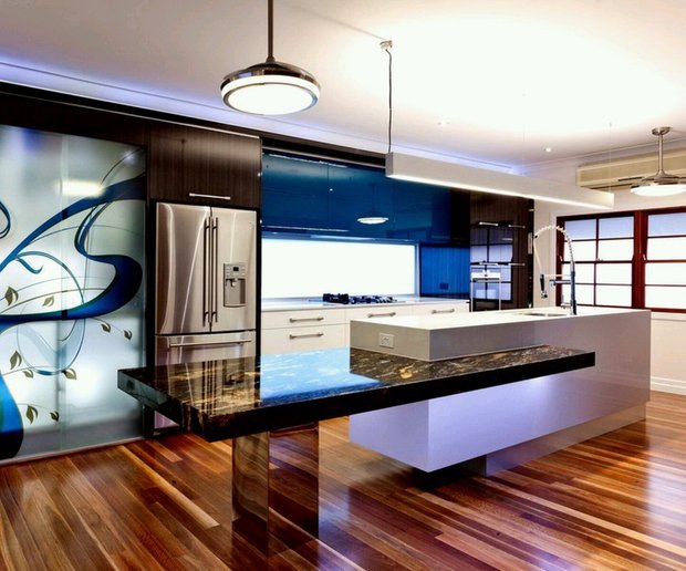 Фотография: Кухня и столовая в стиле Хай-тек, Интерьер комнат, Бытовая техника – фото на INMYROOM