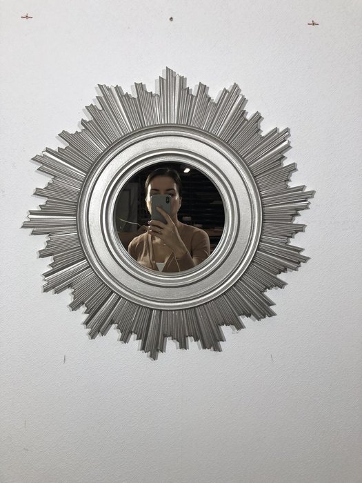 Настенное зеркало Estepona серебристого цвета