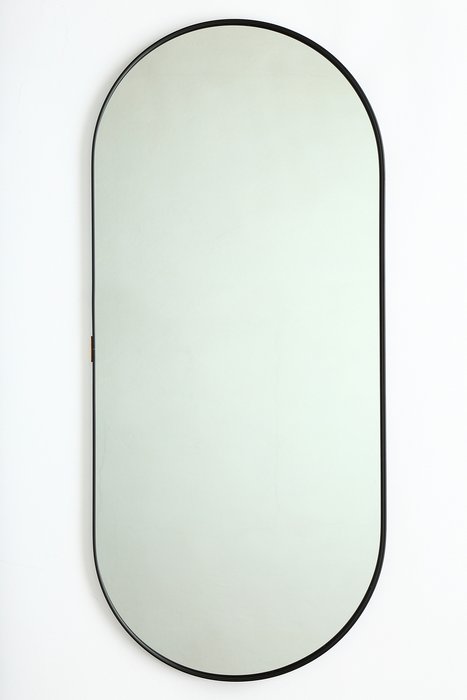 Настенное зеркало Lagom в раме черного цвета