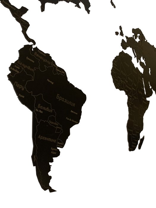 Деревянная карта мира Countries Rus с гравировкой черного цвета