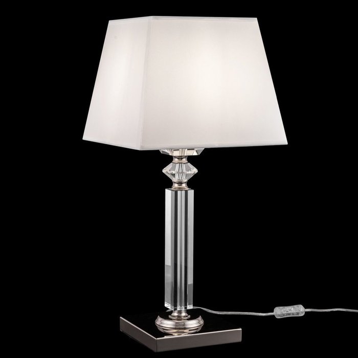 Настольная лампа Chandler с белым абажуром