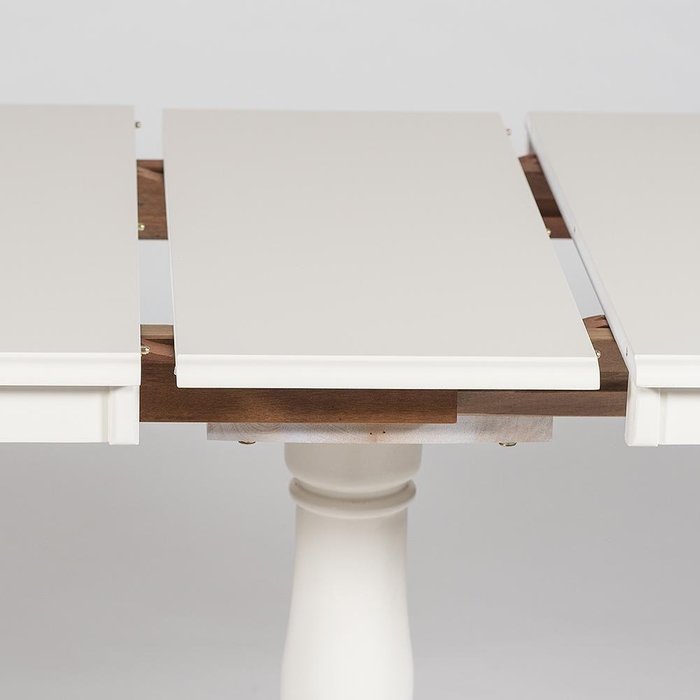 Стол обеденный раскладной Solerno белого цвета