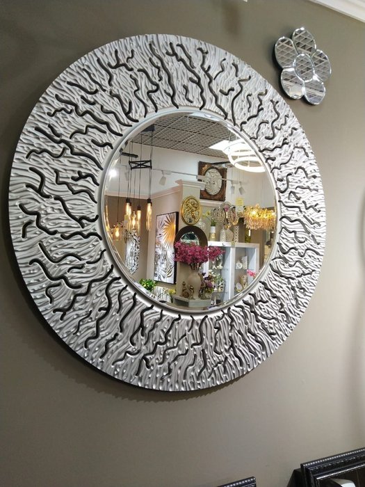 Настенное зеркало Coral серебряного цвета