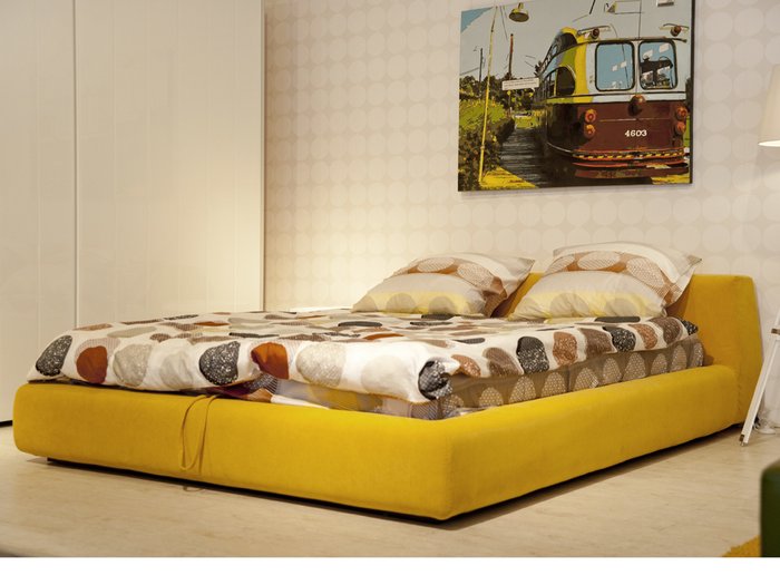 Кровать Vatta кораллового цвета 160x200