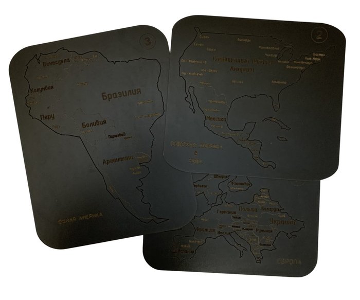 Деревянная карта мира Countries Rus с гравировкой черного цвета