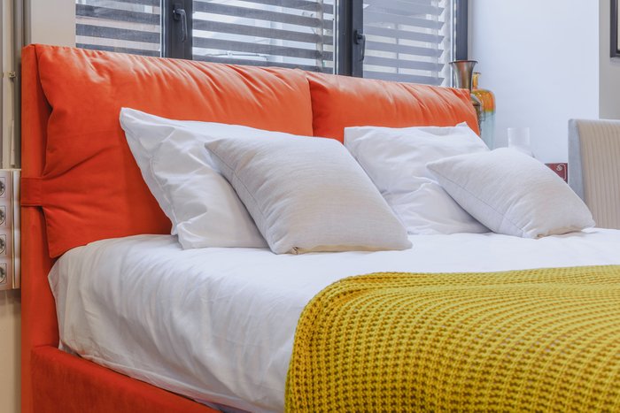 Кровать Trazimeno 160х200 оранжевого цвета