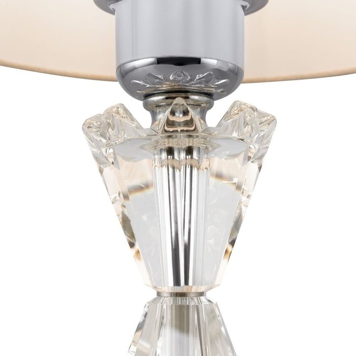 Настольная лампа Florero с белым абажуром