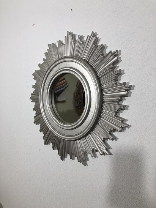 Настенное зеркало Estepona серебристого цвета