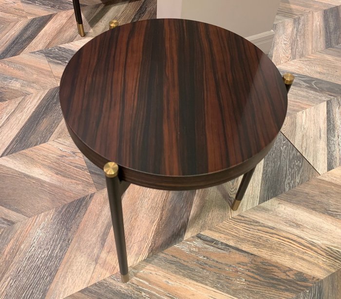 Приставной столик Benissa темно-коричневого цвета