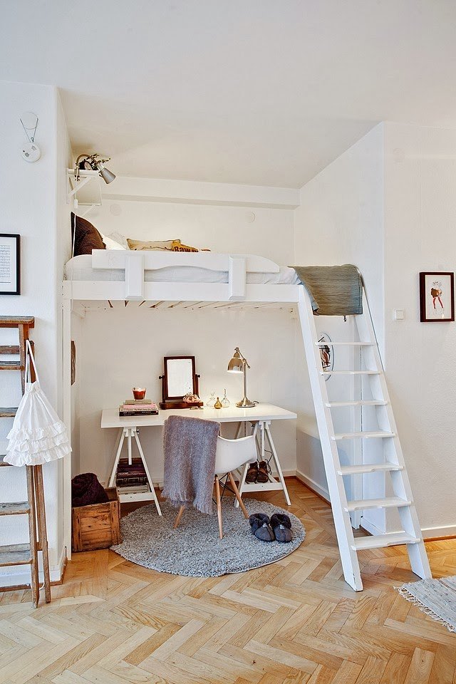 Фотография: Спальня в стиле Скандинавский, Малогабаритная квартира, Квартира, Швеция, Цвет в интерьере, Дома и квартиры, Белый – фото на INMYROOM