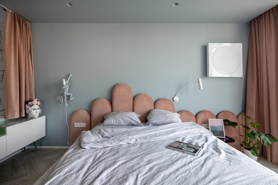 Фотография: Спальня в стиле Современный, Квартира, Проект недели, Монолитный дом, 2 комнаты, 60-90 метров, Lauri Brothers – фото на INMYROOM