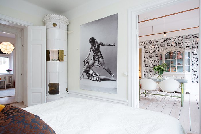 Фотография: Спальня в стиле Скандинавский, Квартира, Швеция, Цвет в интерьере, Дома и квартиры, Белый, Обои – фото на INMYROOM