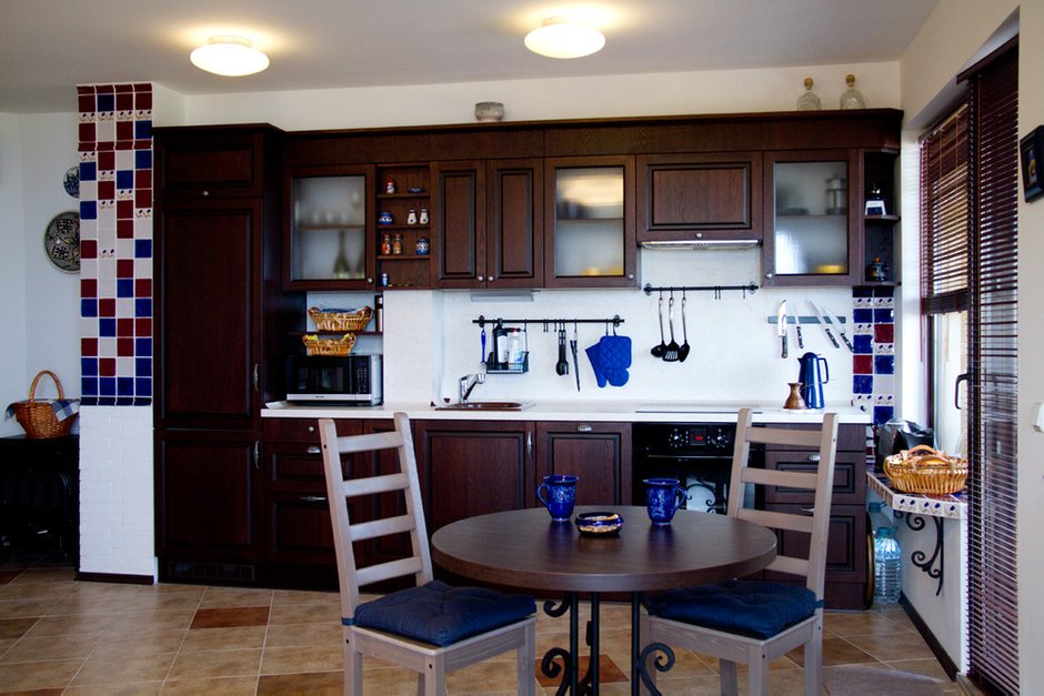 Фотография: Кухня и столовая в стиле , Декор интерьера, Квартира, Цвет в интерьере, Дома и квартиры, Стены – фото на INMYROOM