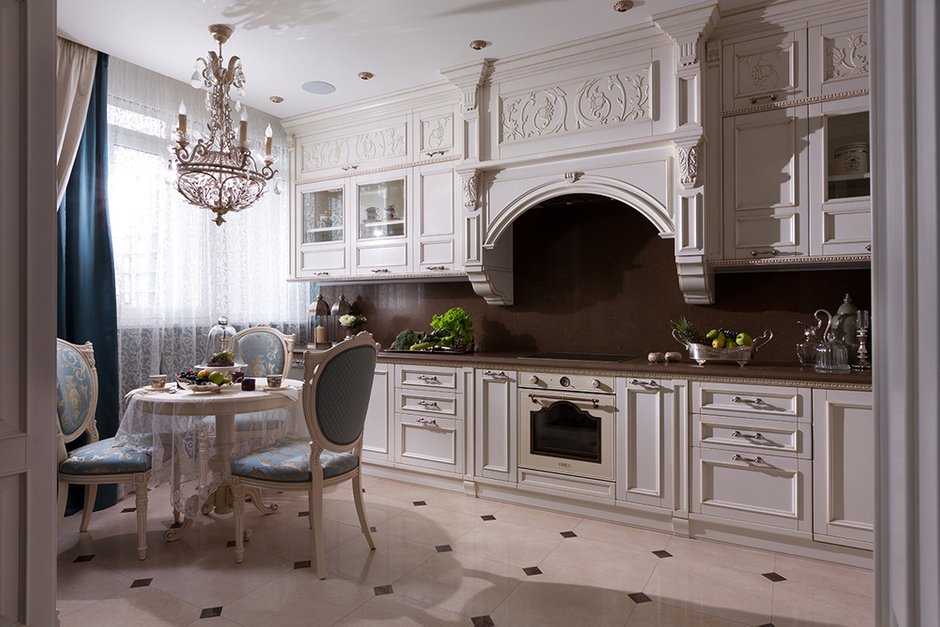Фотография: Кухня и столовая в стиле Классический, Квартира, Дома и квартиры, Пентхаус – фото на INMYROOM