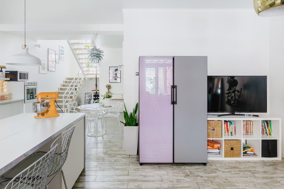 Фотография:  в стиле , Скандинавский, Проект недели, Samsung, Таунхаус, 4 и больше, Спецпроект, интерьерный холодильник, интерьерная микроволновая печь – фото на INMYROOM