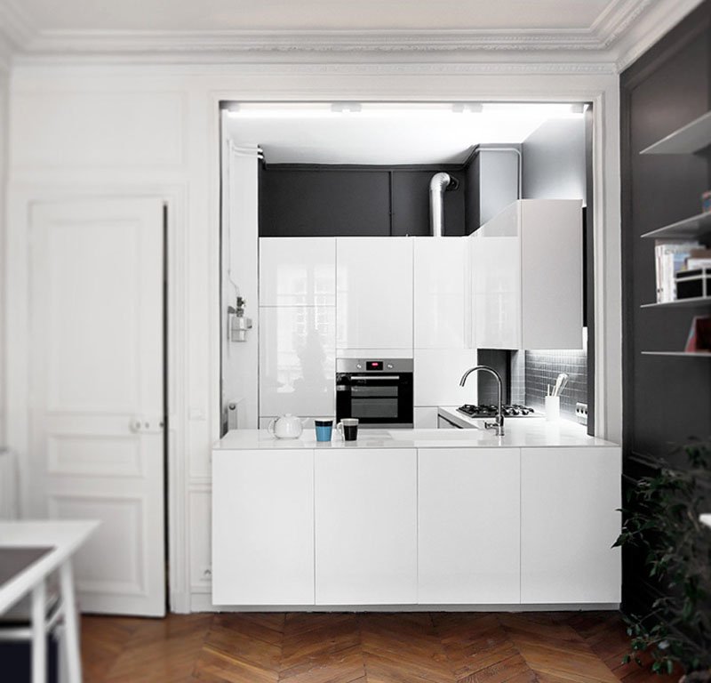 Фотография: Кухня и столовая в стиле Хай-тек, Квартира, Франция, Дома и квартиры – фото на INMYROOM