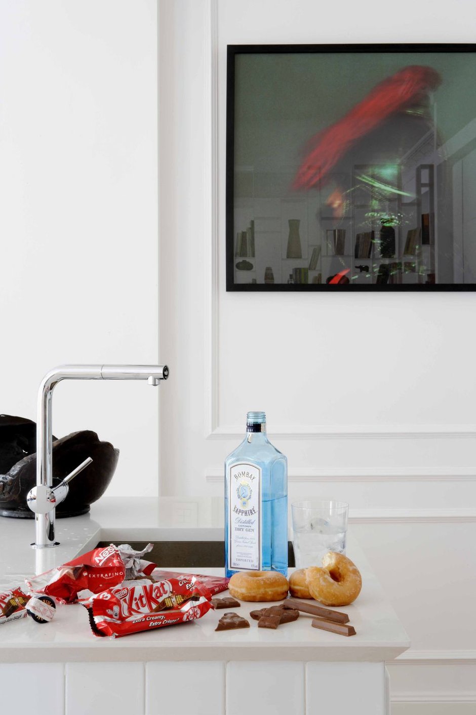 Фотография: Кухня и столовая в стиле Современный, Классический, Эклектика, Квартира, Цвет в интерьере, Дома и квартиры, Белый, Ретро – фото на INMYROOM