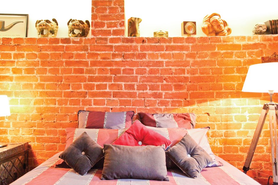 Фотография: Спальня в стиле Лофт, Декор интерьера, Дом, Дома и квартиры, Стена – фото на INMYROOM
