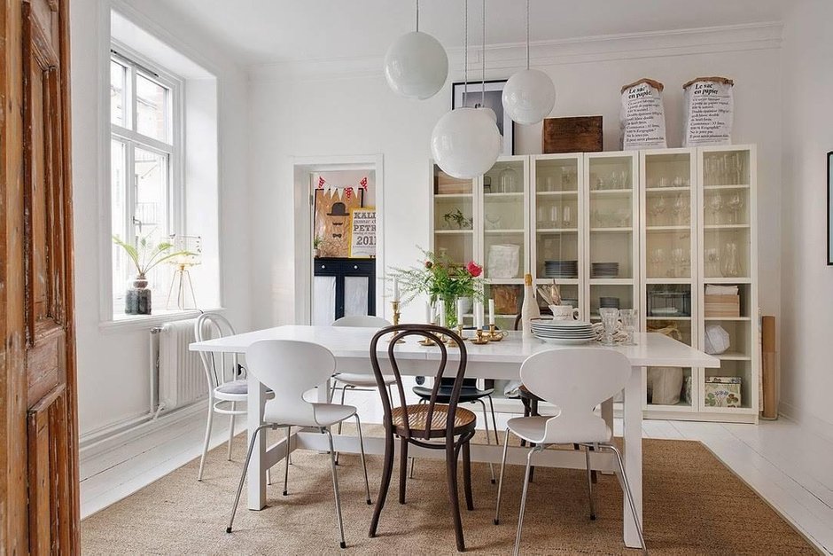 Фотография: Кухня и столовая в стиле Скандинавский, Мебель и свет, Гид, Thonet – фото на INMYROOM