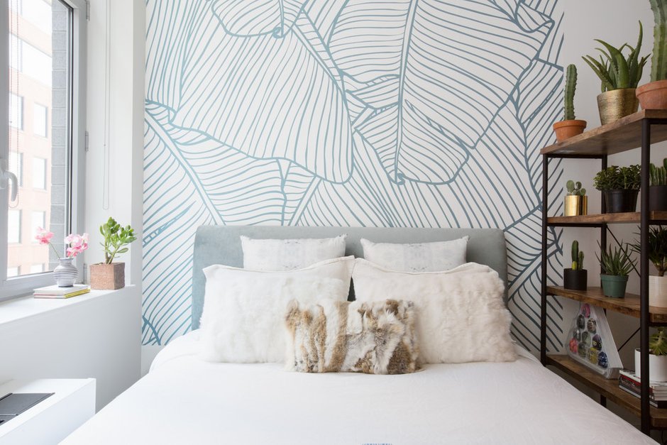 Фотография: Спальня в стиле Скандинавский, Декор интерьера, Малогабаритная квартира, Квартира, Нью-Йорк, Гид – фото на INMYROOM