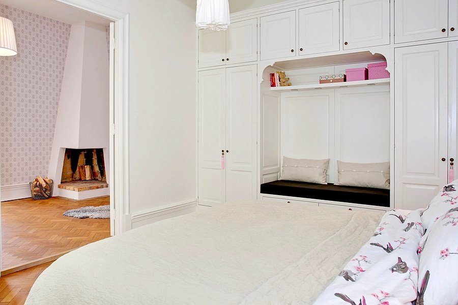 Фотография: Спальня в стиле Скандинавский, Квартира, Швеция, Цвет в интерьере, Дома и квартиры, Белый, Шебби-шик – фото на INMYROOM