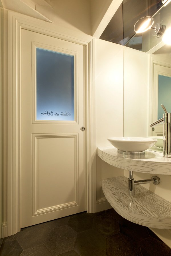 Фотография: Ванная в стиле Современный, Малогабаритная квартира, Квартира, Италия, Дома и квартиры – фото на INMYROOM