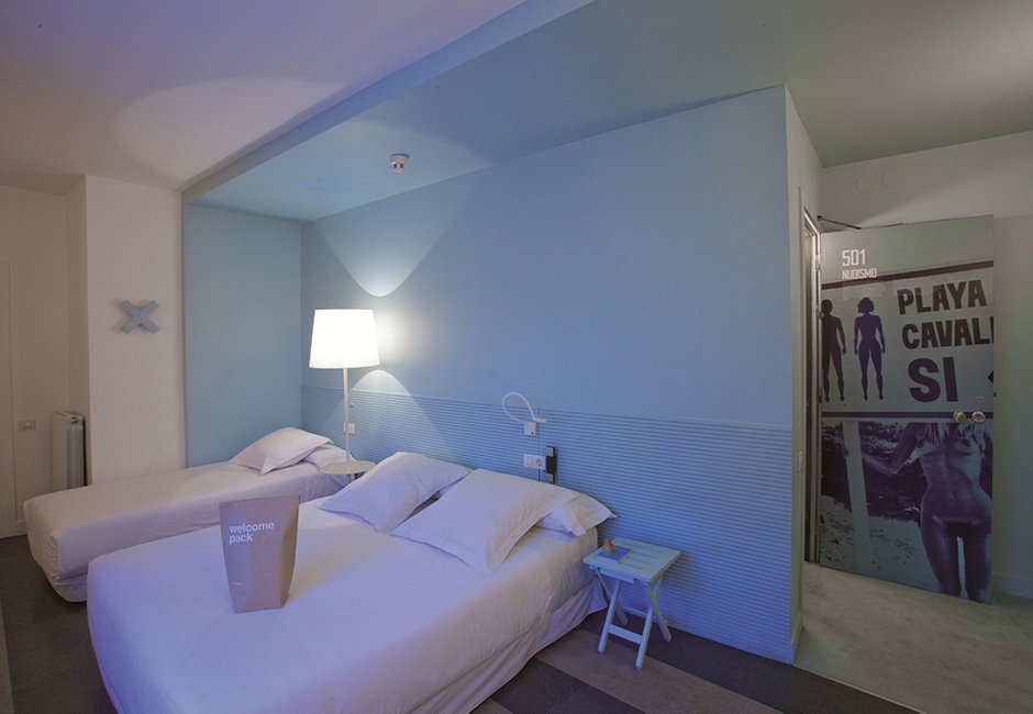 Фотография: Спальня в стиле Современный, Декор интерьера, Дома и квартиры, Городские места, Отель, Барселона – фото на INMYROOM